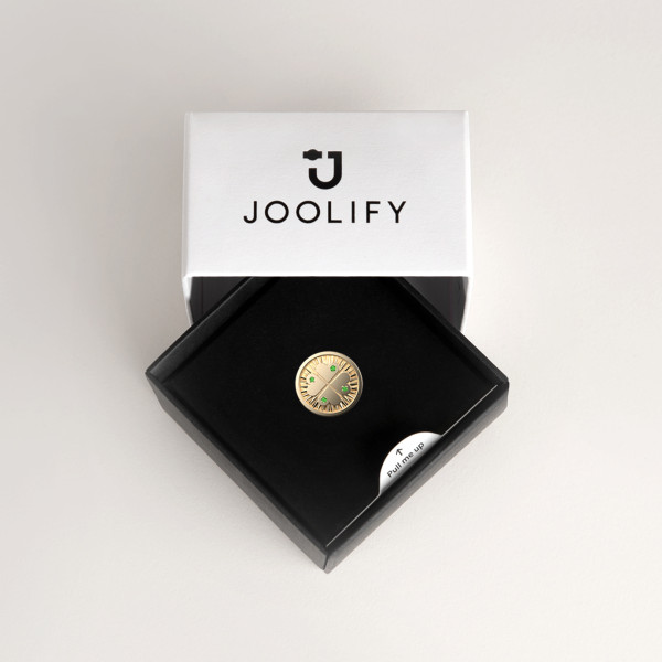 Packaging Joolify του Joollion Charm Clover (Χρυσό Τριφύλλι). Εναλλασσόμενο κόσμημα (joollion) από επιχρυσωμένο ασήμι 925 με χρυσό 18k.