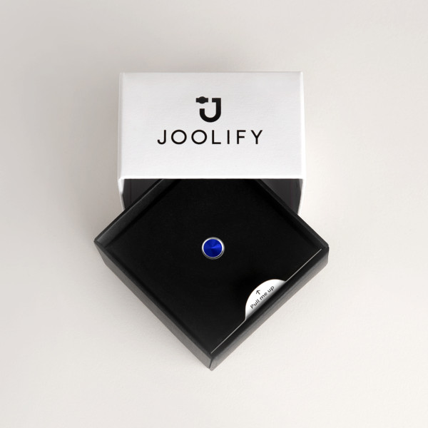 Packaging Joolify του Joollion Charm Conical (Κώνος) με μπλε σμάλτο. Εναλλασσόμενο κόσμημα (joollion) από επιπλατινωμένο ασήμι 925.