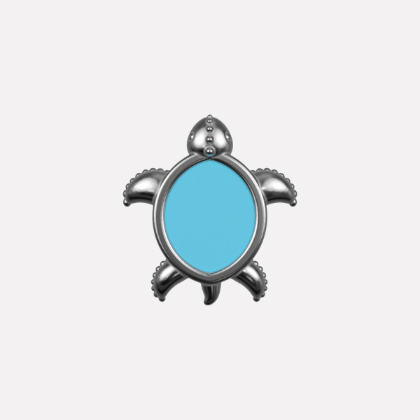 Επιπλατινωμένο κόσμημα Joollion Charm Turtle - Small (Χελώνα) με τιρκουάζ σμάλτο. Εναλλασσόμενο σύμβολο (joollion) από ασήμι 925 που κουμπώνει σε βραχιόλια, δαχτυλίδια και μενταγιόν (Joolets) της Joolify.